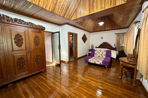 Casa de 6 dormitorios en Pattaya, Tailandia № 70221 - foto 22