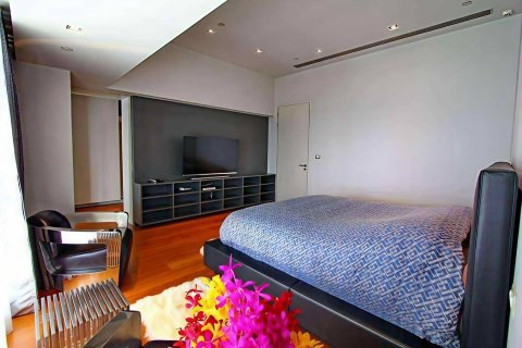 Ático de 3 dormitorios en Bangkok, Tailandia № 180558 - foto 10
