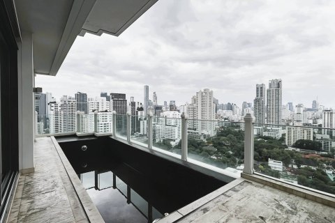 Ático de 3 dormitorios en Bangkok, Tailandia № 180558 - foto 5
