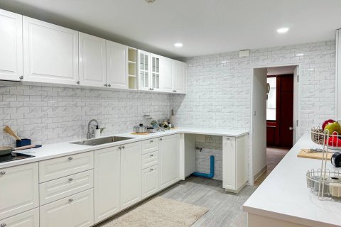 Condominio de 3 dormitorios en Bangkok, Tailandia № 180561 - foto 8