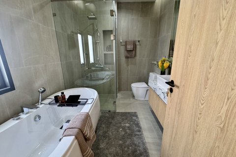 Casa de 5 dormitorios en Pattaya, Tailandia № 118421 - foto 19