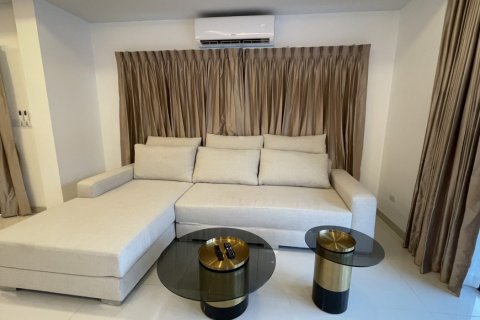 Casa de 4 dormitorios en Bang Lamung, Tailandia № 118420 - foto 13