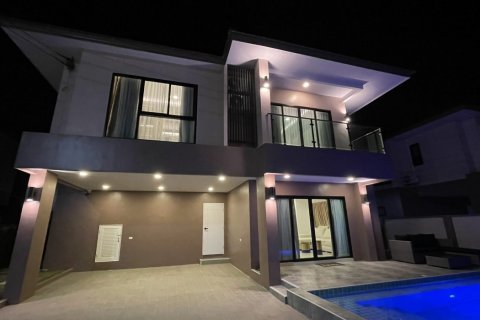 Haus in Bang Lamung, Thailand 4 Schlafzimmer № 118420