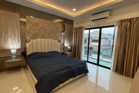 Casa de 4 dormitorios en Bang Lamung, Tailandia № 118420 - foto 23