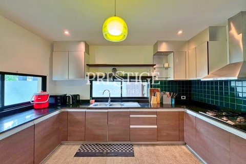 House in Pattaya, Thailand 3 bedrooms № 198063 - photo 11