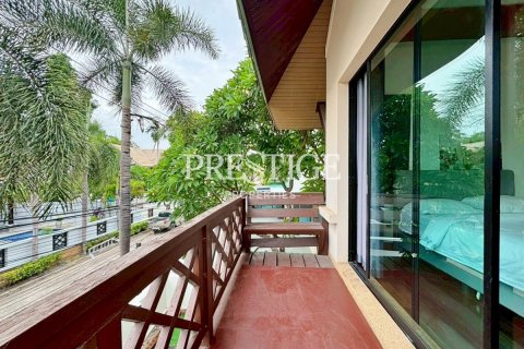House in Pattaya, Thailand 3 bedrooms № 198063 - photo 21