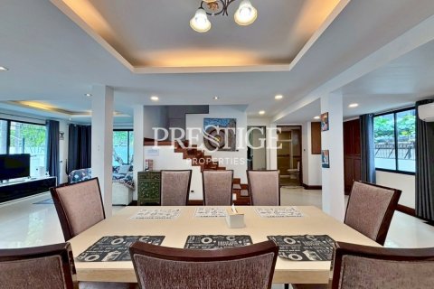 House in Pattaya, Thailand 3 bedrooms № 198063 - photo 9