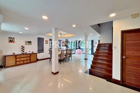 House in Pattaya, Thailand 3 bedrooms № 198063 - photo 10
