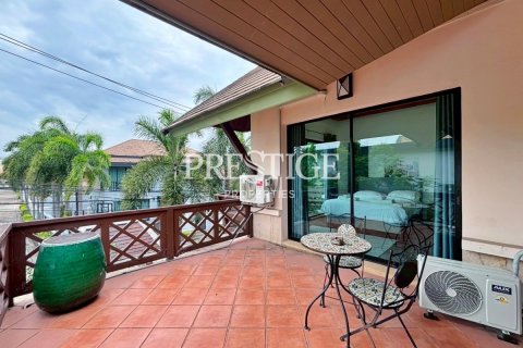 House in Pattaya, Thailand 3 bedrooms № 198063 - photo 18