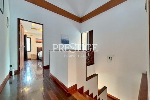 House in Pattaya, Thailand 3 bedrooms № 198063 - photo 14