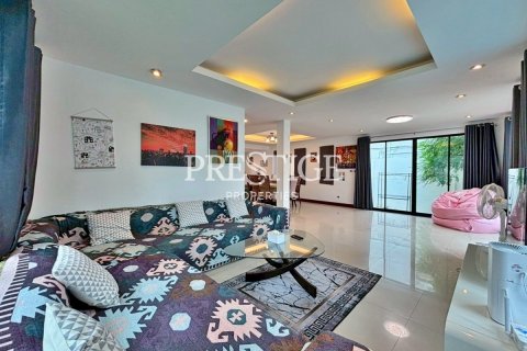 House in Pattaya, Thailand 3 bedrooms № 198063 - photo 5