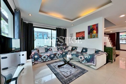 House in Pattaya, Thailand 3 bedrooms № 198063 - photo 4
