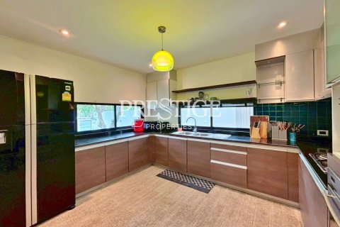 House in Pattaya, Thailand 3 bedrooms № 198063 - photo 12