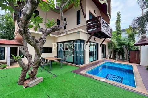House in Pattaya, Thailand 3 bedrooms № 198063 - photo 2