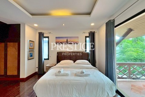 House in Pattaya, Thailand 3 bedrooms № 198063 - photo 16