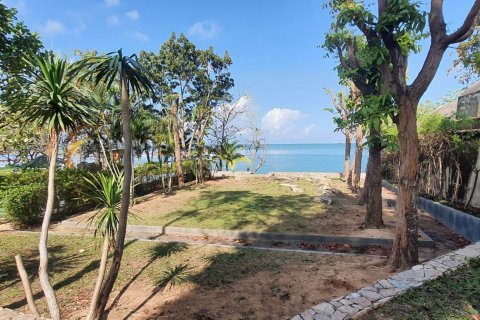 Chalet de 5 dormitorios en Pattaya, Tailandia № 169270 - foto 16