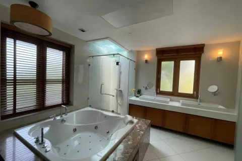 Chalet de 5 dormitorios en Pattaya, Tailandia № 169270 - foto 9