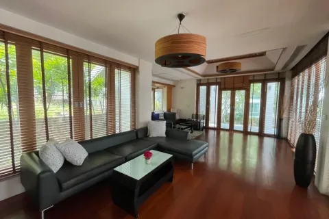 Chalet de 5 dormitorios en Pattaya, Tailandia № 169270 - foto 4
