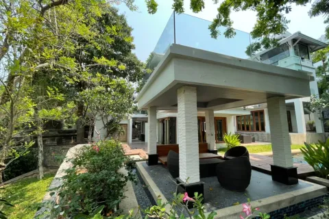 Chalet de 5 dormitorios en Pattaya, Tailandia № 169270 - foto 10