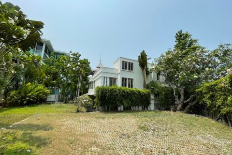 Chalet de 5 dormitorios en Pattaya, Tailandia № 169270 - foto 15