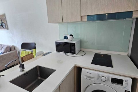 Studio dans le Condo à Khlong Toei, Bangkok, Thaïlande  № 158511