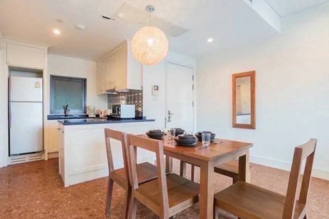 Condominio de 2 dormitorios en Khlong Toei, Bangkok, Tailandia № 172846 - foto 5