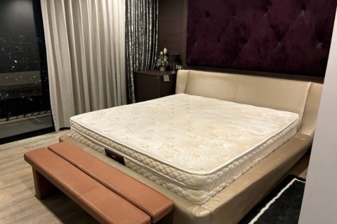 Condominio de 2 dormitorios en Chatuchak, Bangkok, Tailandia № 172844 - foto 10