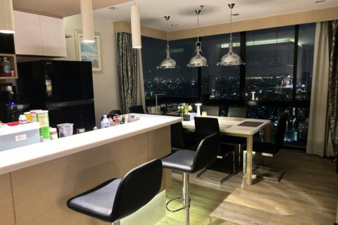 Condominio de 2 dormitorios en Chatuchak, Bangkok, Tailandia № 172844 - foto 7