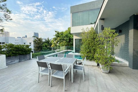 Casa de 5 dormitorios en Bangkok, Tailandia № 233619 - foto 15