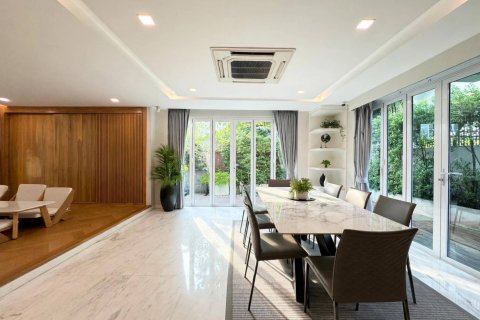 Casa de 5 dormitorios en Bangkok, Tailandia № 233619 - foto 6
