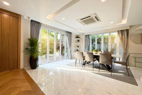 Casa de 5 dormitorios en Bangkok, Tailandia № 233619 - foto 4