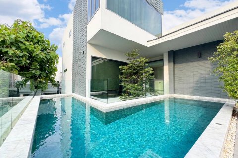 Casa de 5 dormitorios en Bangkok, Tailandia № 233619 - foto 12