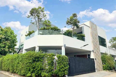 Casa de 5 dormitorios en Bangkok, Tailandia № 233619 - foto 17