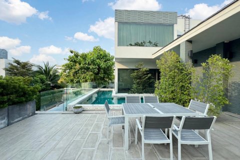 Casa de 5 dormitorios en Bangkok, Tailandia № 233619 - foto 14