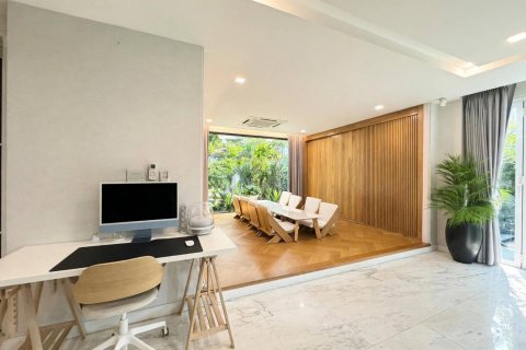 Casa de 5 dormitorios en Bangkok, Tailandia № 233619 - foto 5
