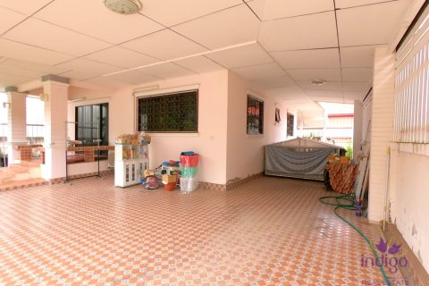 Casa de 2 dormitorios en San Sai, Tailandia № 205607 - foto 3
