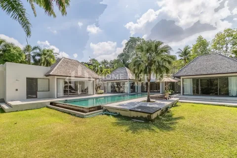 Casa de 5 dormitorios en Phuket, Tailandia № 209573