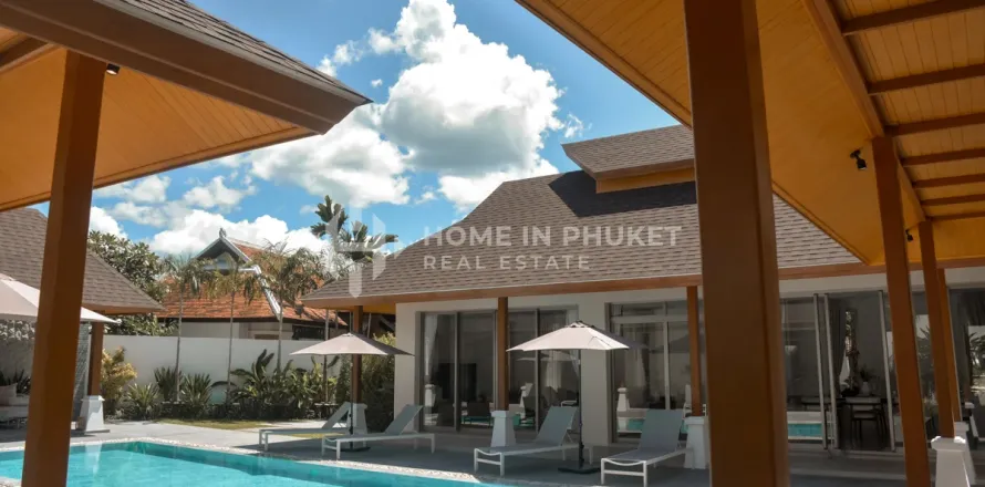 Casa de 4 dormitorios en Phuket, Tailandia № 209572