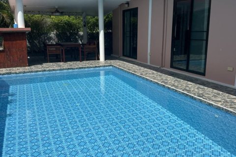 Chalet de 4 dormitorios en Surat Thani, Tailandia № 146856 - foto 4