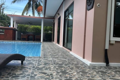 Chalet de 4 dormitorios en Surat Thani, Tailandia № 146856 - foto 5