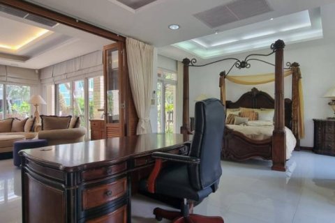 Chalet de 3 dormitorios en Sattahip, Tailandia № 146857 - foto 9