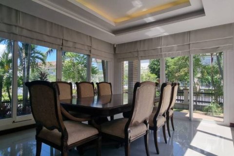 Chalet de 3 dormitorios en Sattahip, Tailandia № 146857 - foto 2