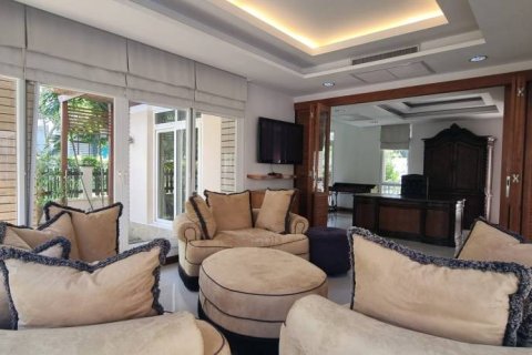 Chalet de 3 dormitorios en Sattahip, Tailandia № 146857 - foto 5