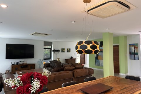 Chalet de 4 dormitorios en Pattaya, Tailandia № 164450 - foto 5