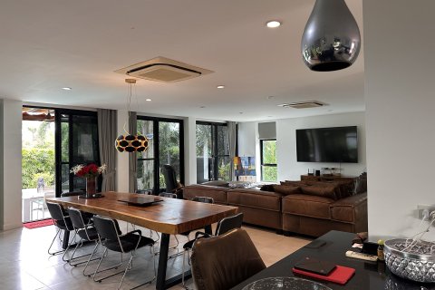 Chalet de 4 dormitorios en Pattaya, Tailandia № 164450 - foto 4