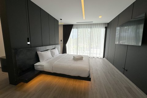 House in Ko Samui, Thailand 4 bedrooms № 115495 - photo 11