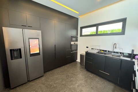 House in Ko Samui, Thailand 4 bedrooms № 115495 - photo 4