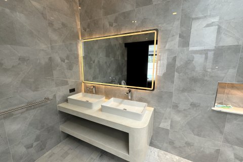 House in Ko Samui, Thailand 4 bedrooms № 115495 - photo 16