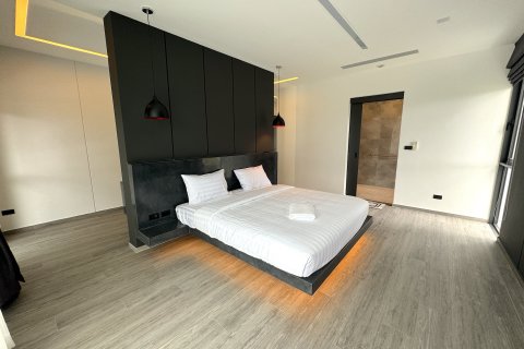 House in Ko Samui, Thailand 4 bedrooms № 115495 - photo 10