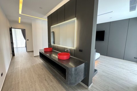 House in Ko Samui, Thailand 4 bedrooms № 115495 - photo 12